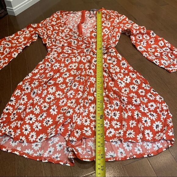 Zara red flower shorts romper size medium - Picture 10 of 11